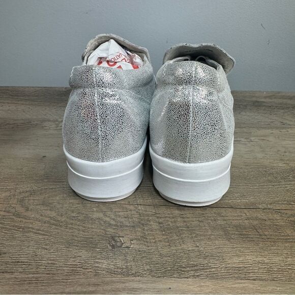 Fashion Girls Slip On Sneakers sz 4 Silver NEW #K-5 - Picture 6 of 8